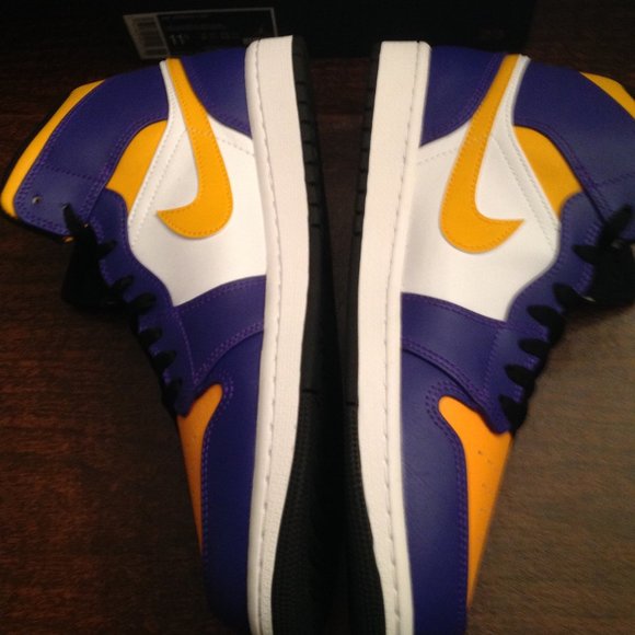 Air Jordan 1 Mid Men's Concord/White/Black/Taxi Sneakers -USA Size:11.5- NIB - Picture 6 of 14